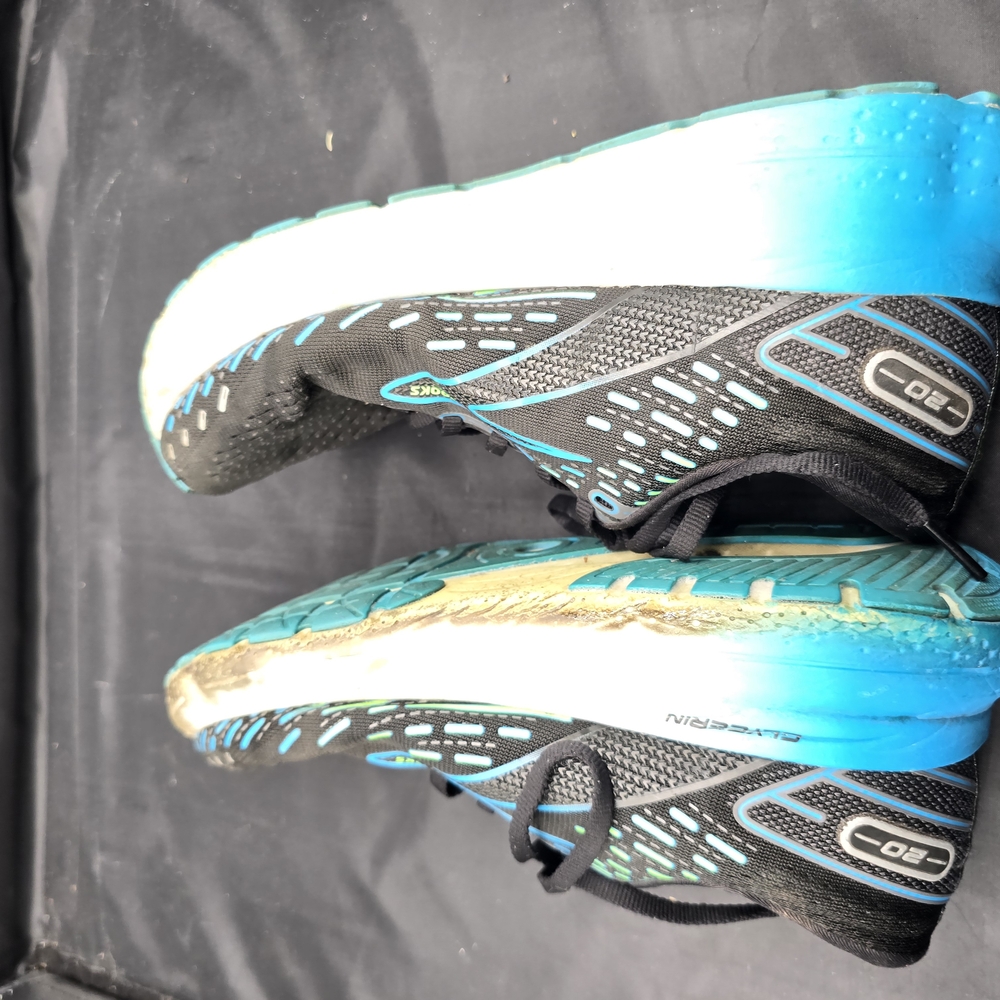 Brooks Black and Blue Athletic Shoes for Performance